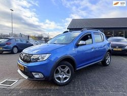 Blauw Gebruikt 2017 Dacia Sandero Stepway Hatchback | € 9.950 (Goede deal)