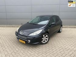 Zwart Gebruikt 2006 Peugeot 307 Griffe Hatchback | € 2.995 (Iets duurder)