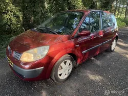 Rood Gebruikt 2005 Renault Scénic II Business MPV | € 995 (Goede deal)