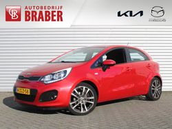 Rood Gebruikt 2015 Kia Rio Hatchback | € 9.845 (Iets duurder)