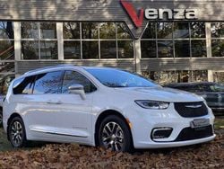 Wit Nieuw 2025 Chrysler Pacifica SUV | € 92.999