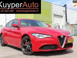 Rood Gebruikt 2017 Alfa Romeo Giulia Business Sedan | € 14.250 (Duur)