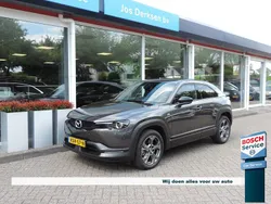 Grijs, metallic lak Gebruikt 2023 Mazda MX30 Ad'Vantage SUV | € 20.980 (Eerlijke prijs)