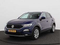 Blauw Gebruikt 2019 VW T-Roc Style SUV | € 18.950 (Eerlijke prijs)