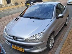 Zilver Gebruikt 2005 Peugeot 206 Cabriolet | € 1.500 (Goede deal)