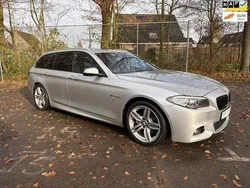 Grijs, metallic lak Gebruikt 2017 BMW 520 M Sport Stationwagen | € 22.750 (Goede deal)