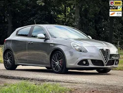 Grijs Gebruikt 2015 Alfa Romeo Giulietta Quadrifoglio Verde Hatchback | € 19.899 (Eerlijke prijs)