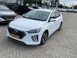 Wit Gebruikt 2021 Hyundai Ioniq Premium Sedan | € 18.480 (Eerlijke prijs)