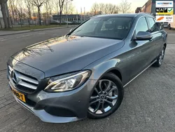 Grijs, metallic lak Gebruikt 2018 Mercedes C250 Elegance Stationwagen | € 29.240 (Eerlijke prijs)