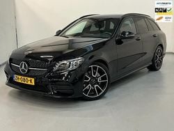 Zwart (metallic) Gebruikt 2019 Mercedes 180 AMG Sedan | € 23.450 (Eerlijke prijs)