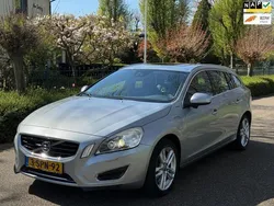 Grijs Gebruikt 2012 Volvo V60 Stationwagen | € 5.250 (Eerlijke prijs)