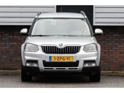 Grijs, metallic lak Gebruikt 2015 Skoda Yeti Outdoor Adventure SUV | € 12.750