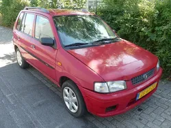 Rood Gebruikt 1999 Mazda Demio | € 111.111