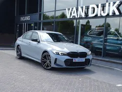 Grijs Gebruikt 2024 BMW 330e M Sport Sedan | € 43.850 (Super prijs)
