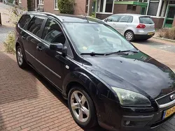 Zwart Gebruikt 2005 Ford Focus Stationwagen | € 1.000 (Eerlijke prijs)