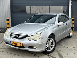 Grijs Gebruikt 2002 Mercedes C180 Coupé | € 2.199 (Eerlijke prijs)