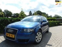 Blauw, metallic lak Gebruikt 2006 Audi A3 Sportback Ambiente Hatchback | € 2.850 (Eerlijke prijs)