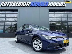 Blauw Gebruikt 2021 VW Golf VIII Business Hatchback | € 19.900 (Eerlijke prijs)