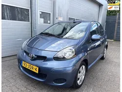 Blauw Gebruikt 2009 Toyota Aygo Hatchback | € 2.795 (Eerlijke prijs)