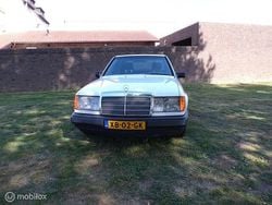 Wit Gebruikt 1989 Mercedes 200 Sedan | € 8.500