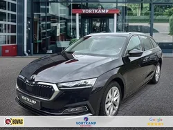 Zwart Gebruikt 2021 Skoda Octavia Style Stationwagen | € 16.950 (Goede deal)