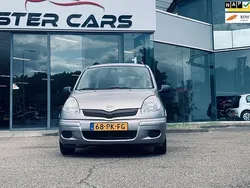 Grijs Gebruikt 2004 Toyota Yaris Verso Sol MPV | € 5.950 (Eerlijke prijs)