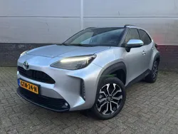 Zilver, metallic lak Gebruikt 2024 Toyota Yaris Cross Limited SUV | € 29.980 (Eerlijke prijs)