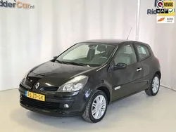 Zwart, metallic lak Gebruikt 2008 Renault Clio II Initiale Hatchback | € 4.799