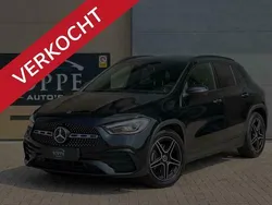 Zwart, metallic lak Gebruikt 2020 Mercedes GLA200 AMG line SUV | € 44.945