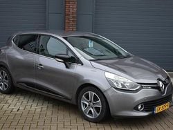 Grijs Gebruikt 2015 Renault Clio IV Night&Day Hatchback | € 6.350 (Eerlijke prijs)