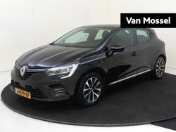 Zwart Gebruikt 2020 Renault Clio V Zen Hatchback | € 13.735 (Eerlijke prijs)