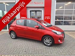 Rood Gebruikt 2016 Toyota Yaris Trend Hatchback | € 11.900 (Eerlijke prijs)