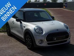 Wit Gebruikt 2017 Mini Cooper Business Hatchback | € 14.350 (Eerlijke prijs)
