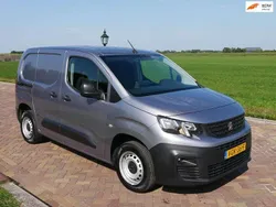 Grijs Gebruikt 2020 Peugeot Partner Premium MPV | € 6.499 (Goede deal)
