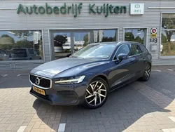 Blauw Gebruikt 2018 Volvo V60 Momentum Stationwagen | € 19.400 (Eerlijke prijs)