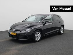 Zwart Gebruikt 2022 VW Golf VIII Life Hatchback | € 19.400 (Eerlijke prijs)