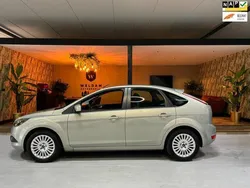 Bruin, metallic lak Gebruikt 2010 Ford Focus Limited Hatchback | € 3.750 (Eerlijke prijs)