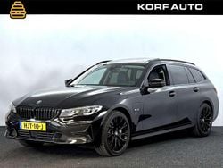 Zwart Gebruikt 2022 BMW 330e Sport Line Stationwagen | € 24.900