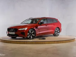 Rood, metallic lak Gebruikt 2024 Volvo V60 Ultra Stationwagen | € 47.990 (Eerlijke prijs)