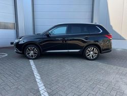 Zwart Gebruikt 2017 Mitsubishi Outlander Edition SUV | € 18.950 (Goede deal)