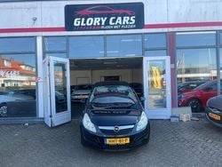 Zwart, metallic lak Gebruikt 2008 Opel Corsa Cosmo Hatchback | € 3.950 (Iets duurder)