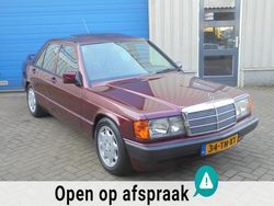 Rood Gebruikt 1992 Mercedes 190 Avantgarde Sedan | € 7.995