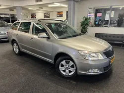 Beige Gebruikt 2011 Skoda Octavia Stationwagen | € 3.495 (Eerlijke prijs)
