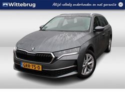Grijs Gebruikt 2024 Skoda Octavia Business Line Stationwagen | € 28.950 (Goede deal)