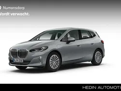 Grijs, metallic lak Gebruikt 2023 BMW 225 Active Tourer Luxury Line MPV | € 53.537