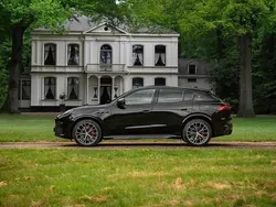 Zwart, metallic lak Gebruikt 2022 Maserati Grecale SUV | € 118.500