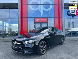 Zwart Gebruikt 2021 Mercedes A250 AMG Sedan | € 29.999 (Goede deal)