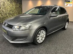 Grijs Gebruikt 2011 VW Polo Hatchback | € 3.999 (Goede deal)