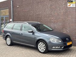 Grijs, metallic lak Gebruikt 2012 VW Passat Comfortline Stationwagen | € 7.990 (Eerlijke prijs)