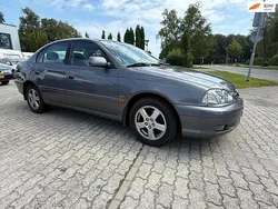 Grijs Gebruikt 2002 Toyota Avensis Luna Sedan | € 2.950